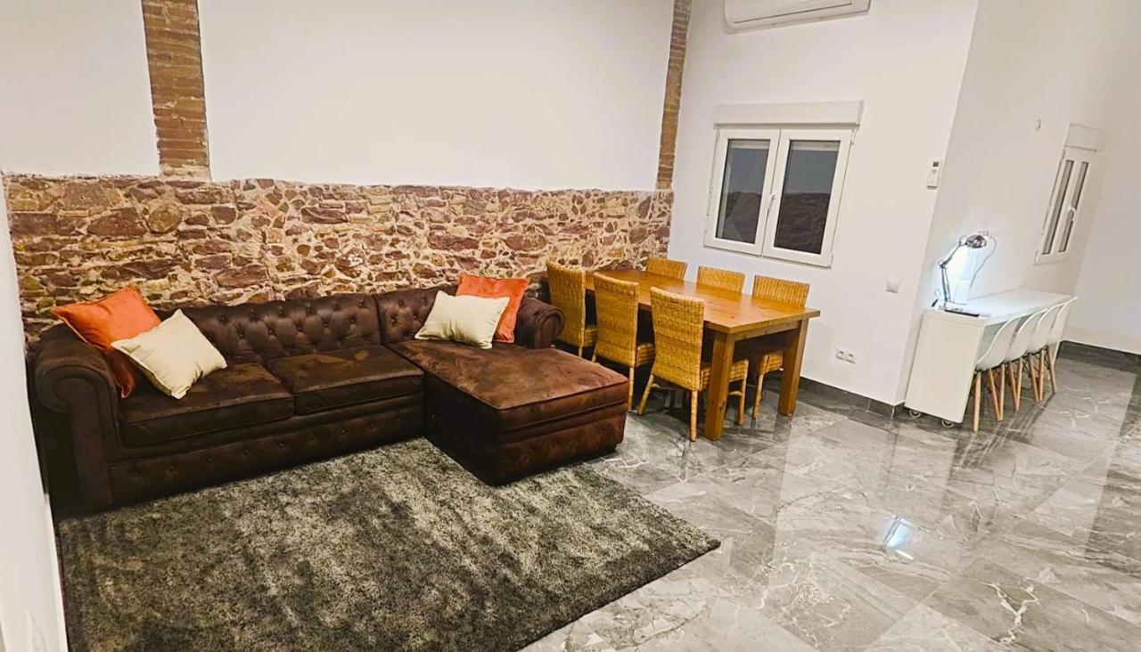 Beautiful Appartment In Martorell Kültér fotó